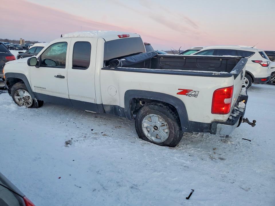 Photo 2 from auction – 2011 CHEVROLET SILVERADO with VIN 1GCRKSE37BZ177756