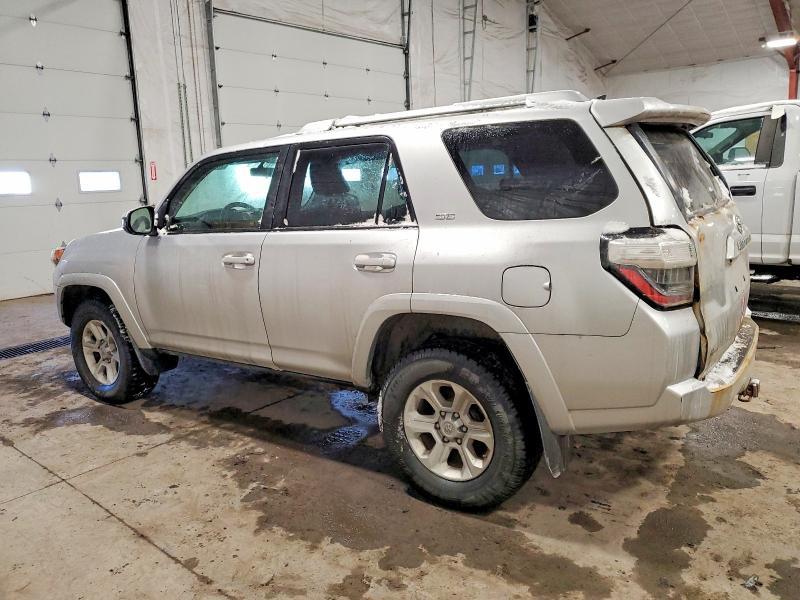 Photo 2 from auction – 2014 TOYOTA 4RUNNER SR with VIN JTEBU5JR7E5199576