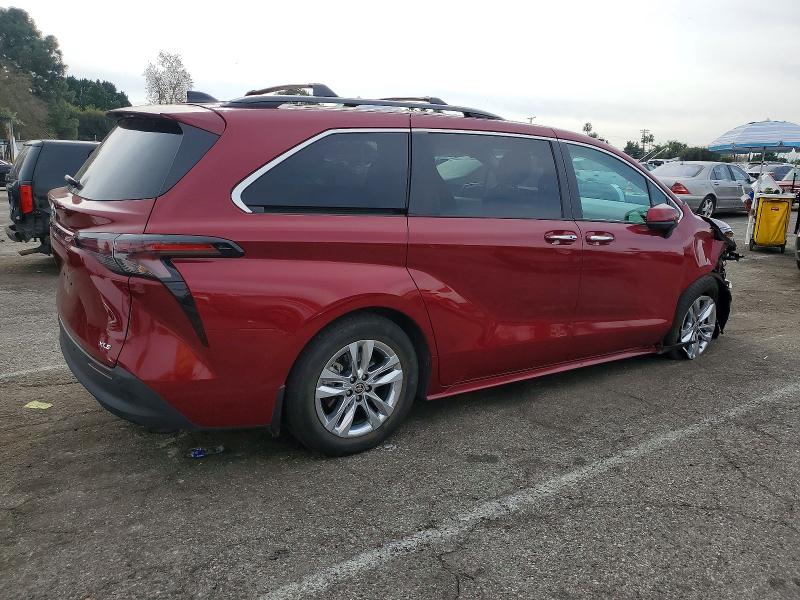 Photo 3 from auction – 2025 TOYOTA SIENNA with VIN 5TDJRKEC8SS234735