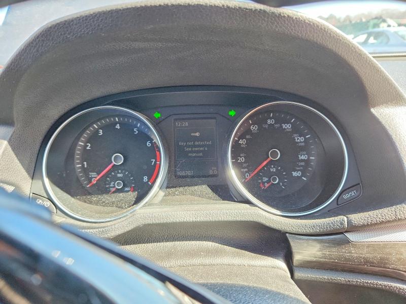 Photo 9 from auction – 2018 VOLKSWAGEN PASSAT with VIN 1VWBA7A32JC007987