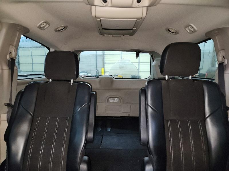 Photo 10 from auction – 2014 CHRYSLER TOWN & COU with VIN 2C4RC1CG5ER285787