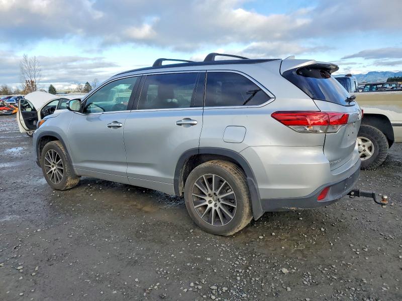 Photo 2 from auction – 2018 TOYOTA HIGHLANDER with VIN 5TDJZRFH0JS819715