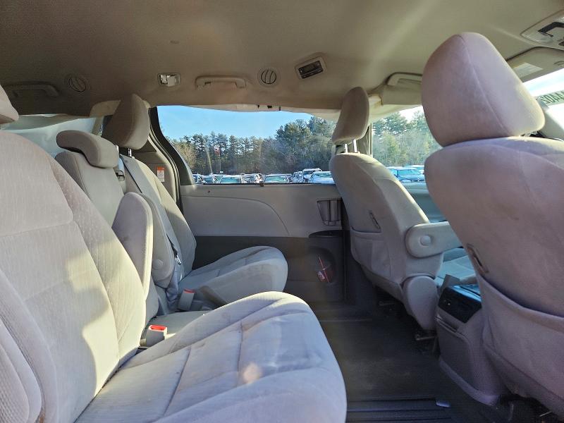 Photo 11 from auction – 2018 TOYOTA SIENNA with VIN 5TDKZ3DC1JS905401