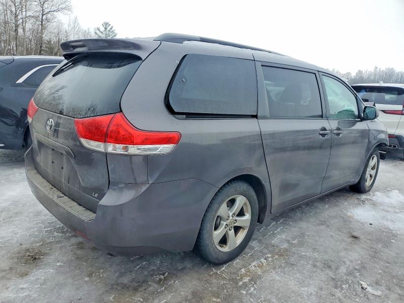 Photo 3 from auction – 2011 TOYOTA SIENNA LE with VIN 5TDKK3DC9BS101756
