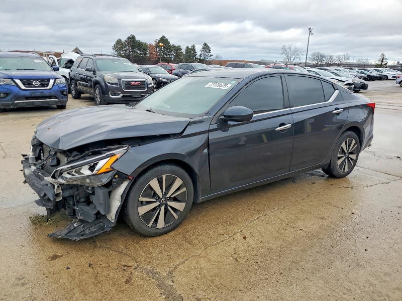 NISSAN ALTIMA SV 2021 with VIN 1N4BL4DV4MN314178 - Photo from auction