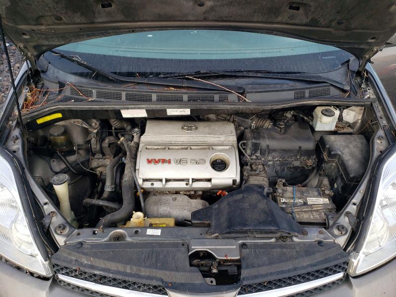 Photo 12 from auction – 2005 TOYOTA SIENNA XLE with VIN 5TDZA22C05S270115