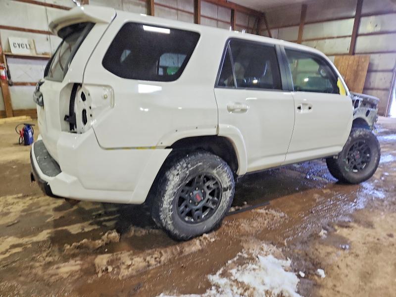 Photo 3 from auction – 2016 TOYOTA 4RUNNER SR with VIN JTEBU5JR0G5333640