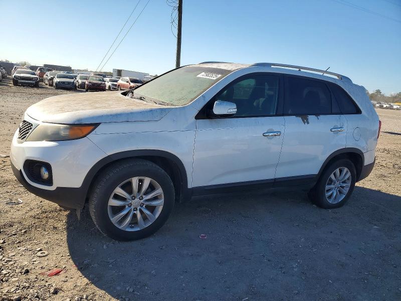 KIA SORENTO EX 2011 with VIN 5XYKU3A12BG181671 - Photo from auction