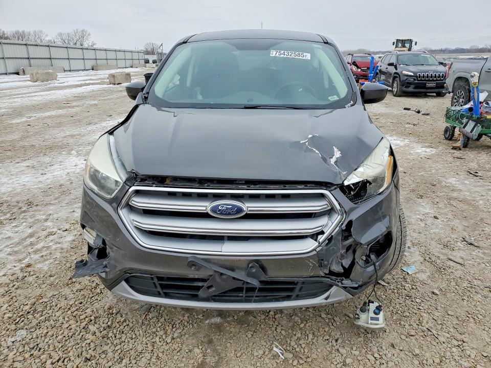 Photo 5 from auction – 2017 FORD ESCAPE with VIN 1FMCU0GD6HUD65132