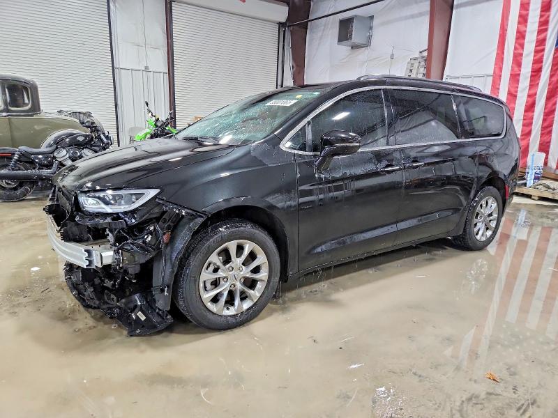 CHRYSLER PACIFICA T 2021 with VIN 2C4RC3BG5MR587978 - Photo from auction