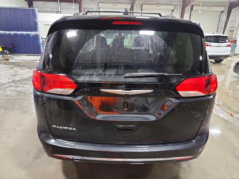 Photo 6 from auction – 2017 CHRYSLER PACIFICA with VIN 2C4RC1BG5HR642780
