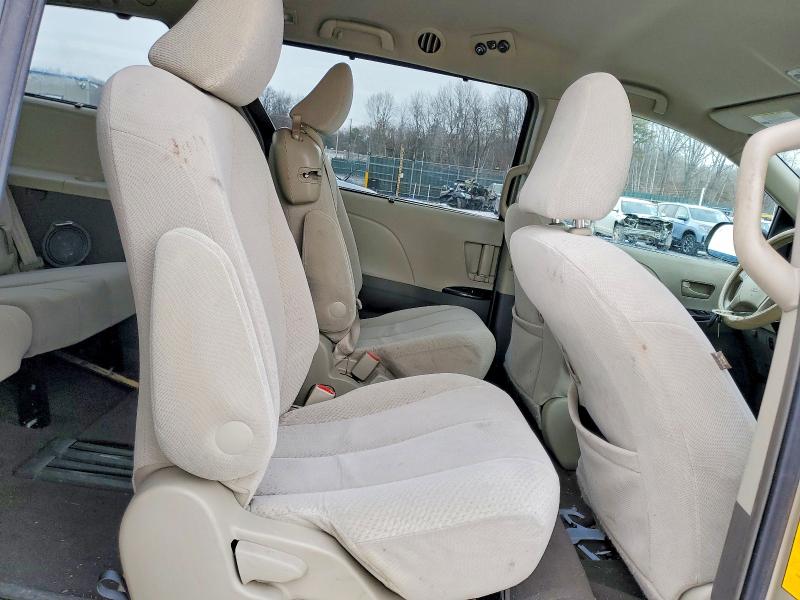 Photo 11 from auction – 2011 TOYOTA SIENNA LE with VIN 5TDKK3DC6BS037417