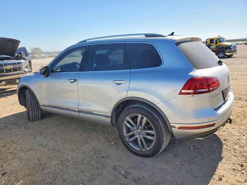 Photo 2 from auction – 2016 VOLKSWAGEN TOUAREG TD with VIN WVGEP9BP1GD005156
