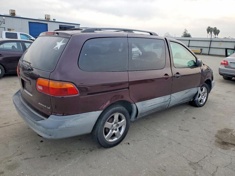 Photo 3 from auction – 2000 TOYOTA SIENNA LE with VIN 4T3ZF13C5YU267269