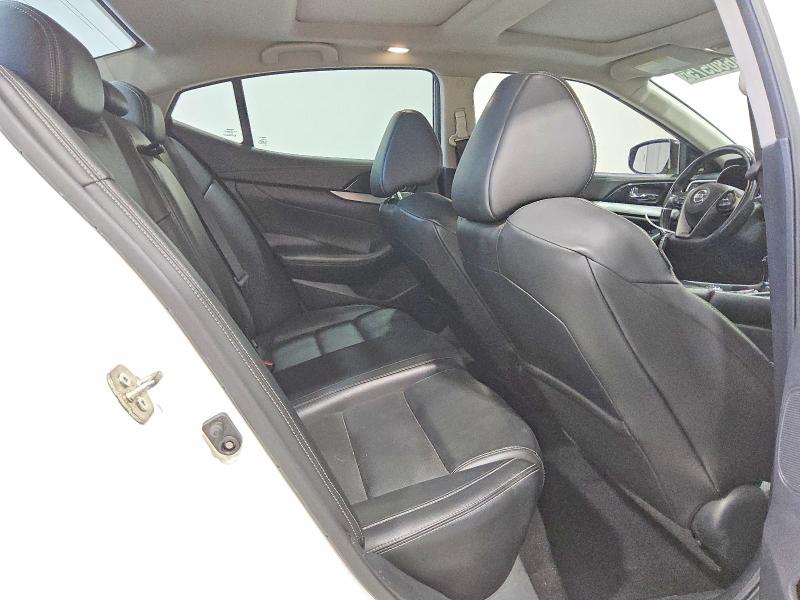 Photo 10 from auction – 2017 NISSAN MAXIMA 3.5 with VIN 1N4AA6AP6HC421298