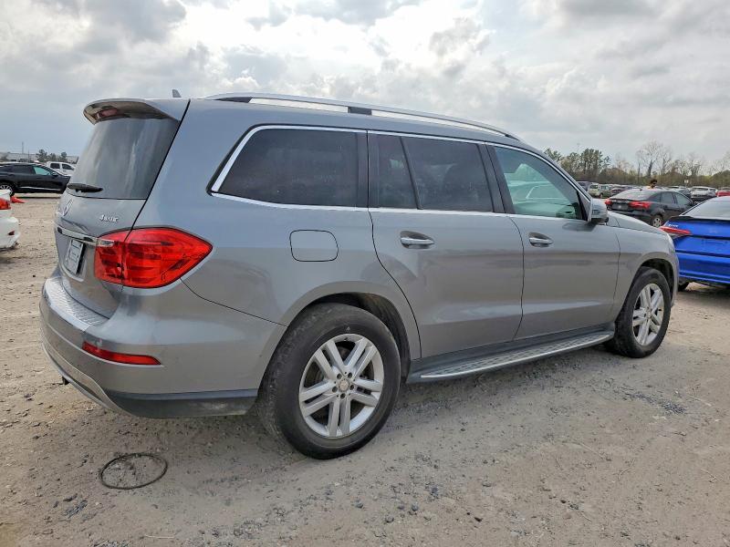 Photo 3 from auction – 2015 MERCEDES-BENZ GL 450 4MA with VIN 4JGDF6EE1FA473217