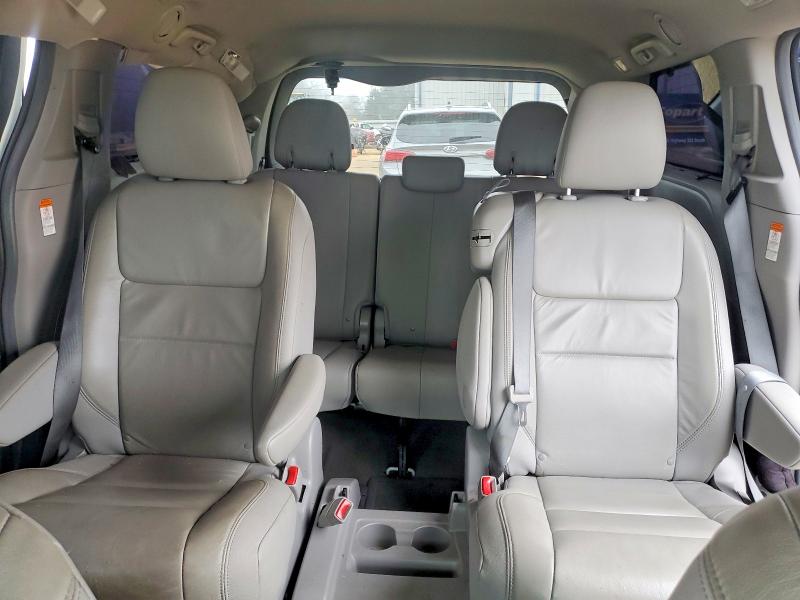 Photo 10 from auction – 2017 TOYOTA SIENNA with VIN 5TDYZ3DC7HS771255