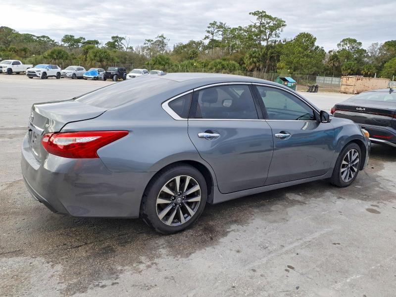 Photo 3 from auction – 2017 NISSAN ALTIMA 2.5 with VIN 1N4AL3AP2HC213699