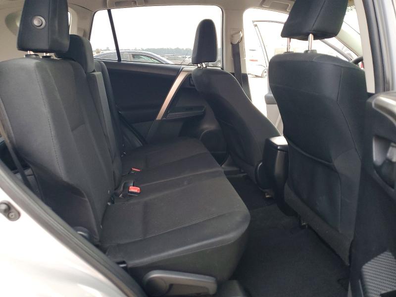 Photo 10 from auction – 2015 TOYOTA RAV4 LE with VIN JTMZFREV0FD071764