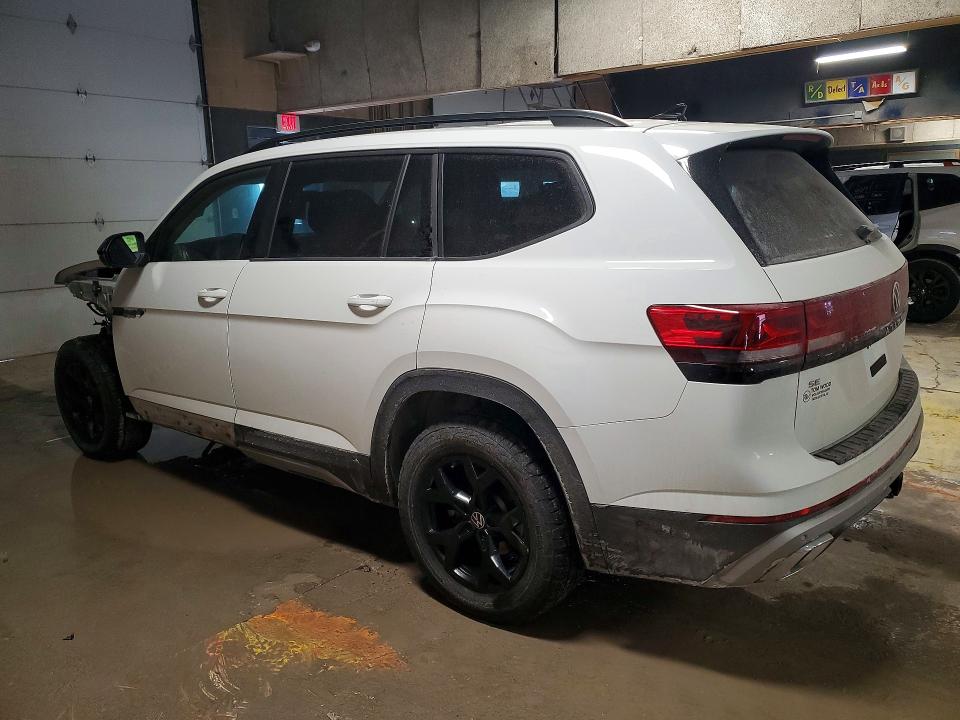 Photo 2 from auction – 2024 VOLKSWAGEN ATLAS PEAK with VIN 1V2CR2CA2RC611161