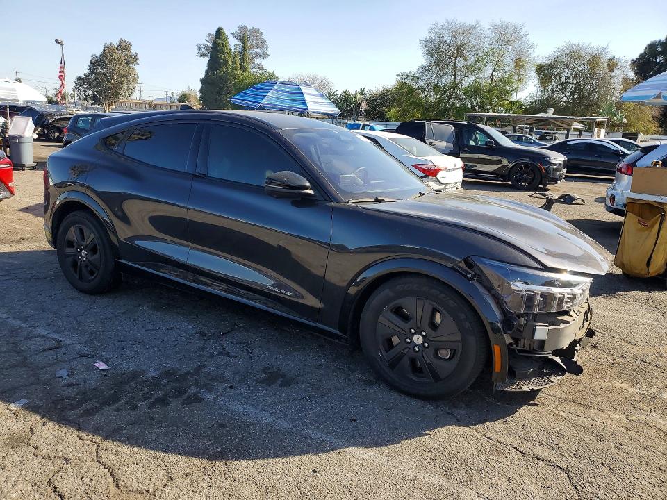 Photo 4 from auction – 2022 FORD MUSTANG MACH-E with VIN 3FMTK2R74NMA30489