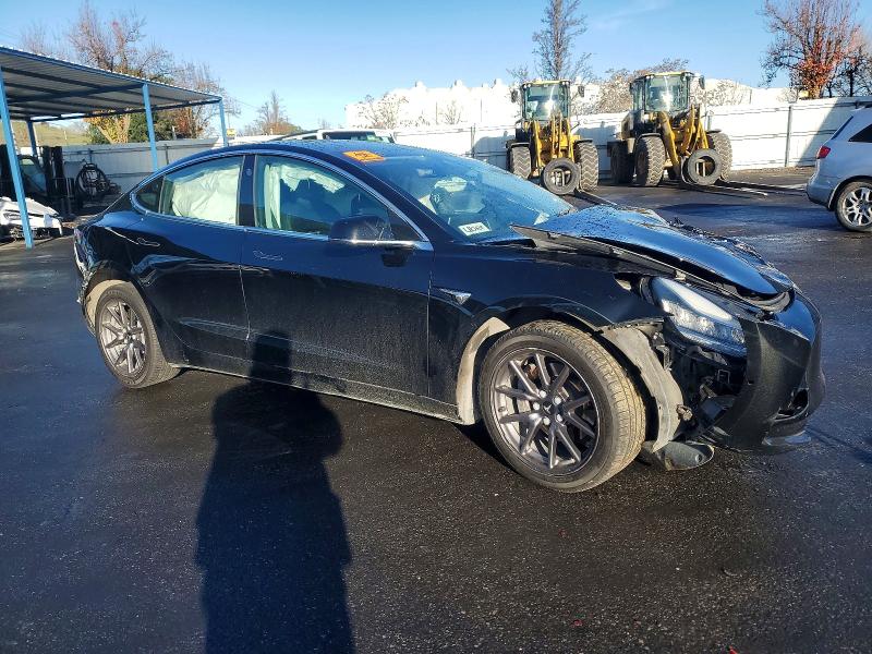 Photo 4 from auction – 2018 TESLA MODEL 3 with VIN 5YJ3E1EA5JF157404