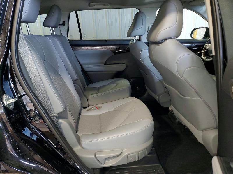 Photo 11 from auction – 2020 TOYOTA HIGHLANDER with VIN 5TDDZRBH7LS003901
