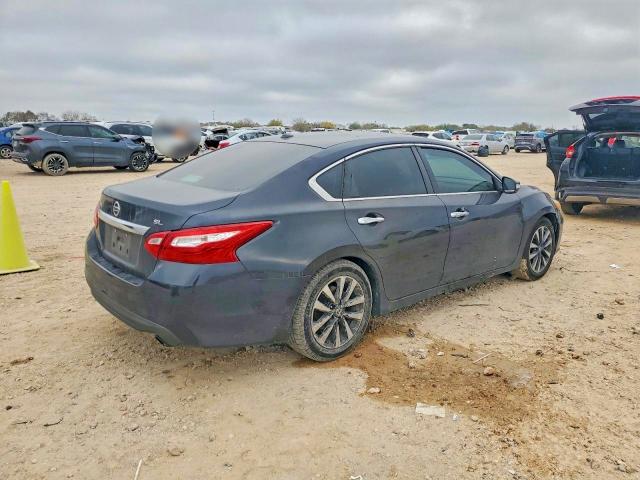 Photo 3 from auction – 2017 NISS ALTIMA with VIN 1N4AL3AP5HC171643