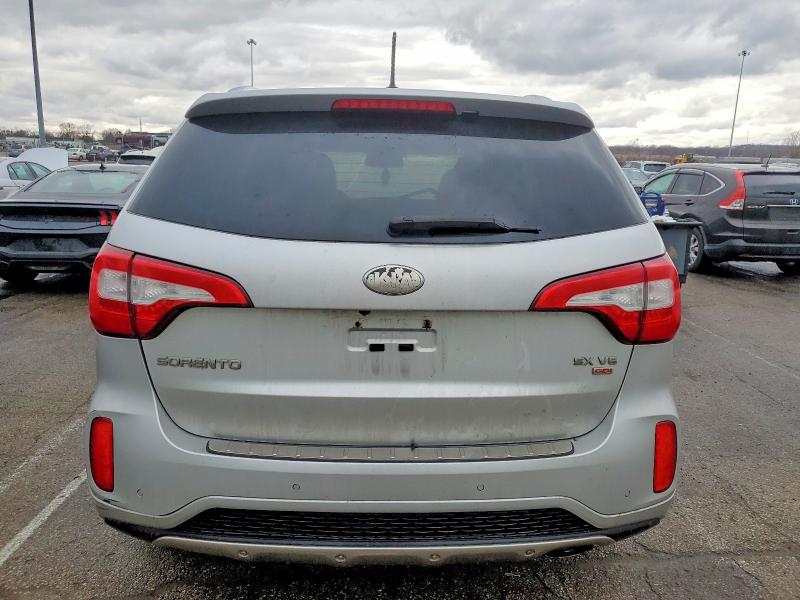 Photo 6 from auction – 2014 KIA SORENTO with VIN 5XYKW4A75EG535255
