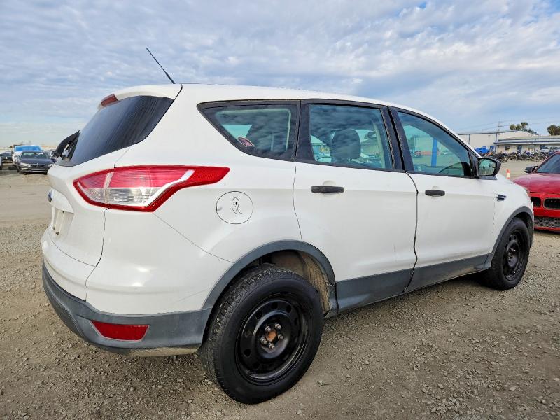 Photo 3 from auction – 2013 FORD ESCAPE S with VIN 1FMCU0F73DUD02396
