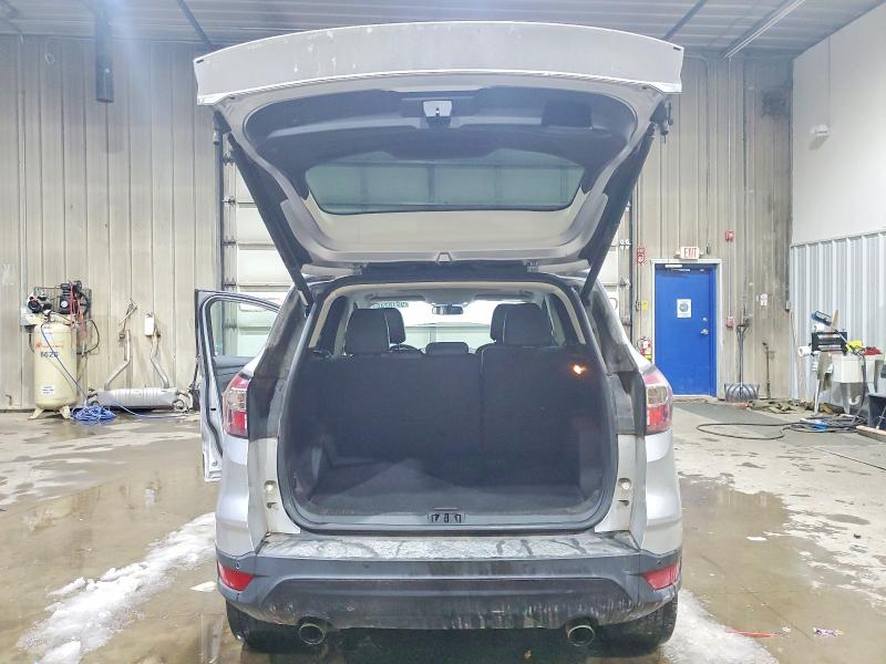 Photo 6 from auction – 2017 FORD ESCAPE SE with VIN 1FMCU9GD7HUA44592