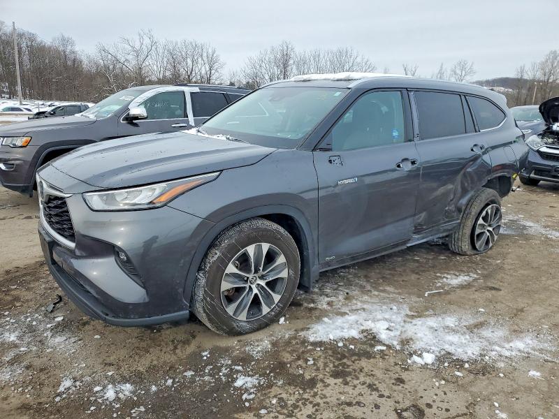 TOYOTA HIGHLANDER 2020 with VIN 5TDGBRCHXLS513451 - Photo from auction