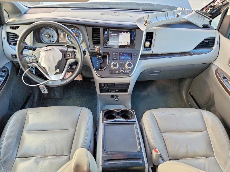Photo 8 from auction – 2017 TOYOTA SIENNA XLE with VIN 5TDYZ3DC2HS893344