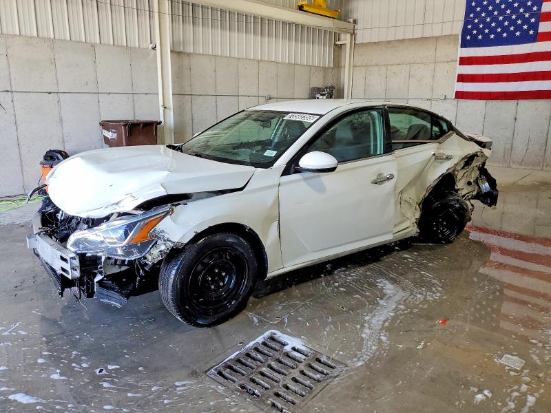 NISSAN ALTIMA S 2019 with VIN 1N4BL4BV2KC130305 - Photo from auction