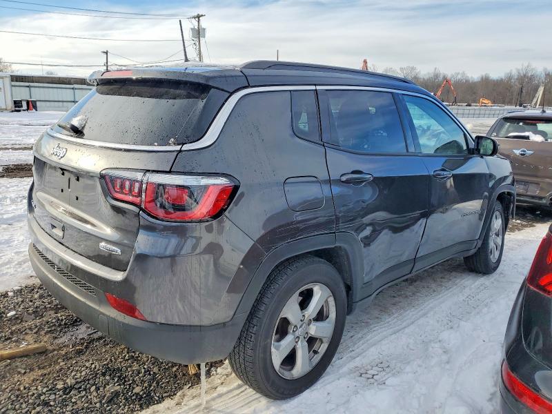 Photo 3 from auction – 2018 JEEP COMPASS with VIN 3C4NJDBB9JT402547