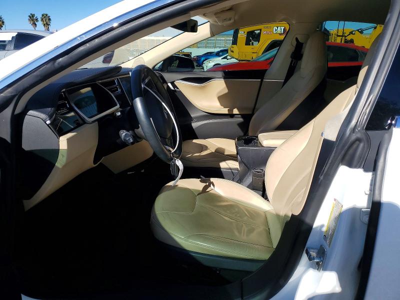 Photo 7 from auction – 2013 TESLA MODEL S with VIN 5YJSA1CG1DFP03716