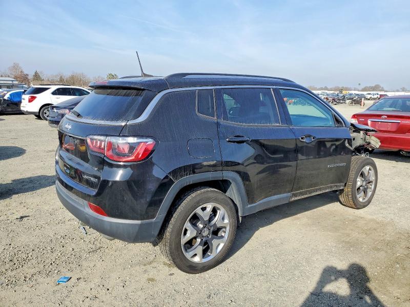 Photo 3 from auction – 2019 JEEP COMPASS with VIN 3C4NJDCB6KT596227