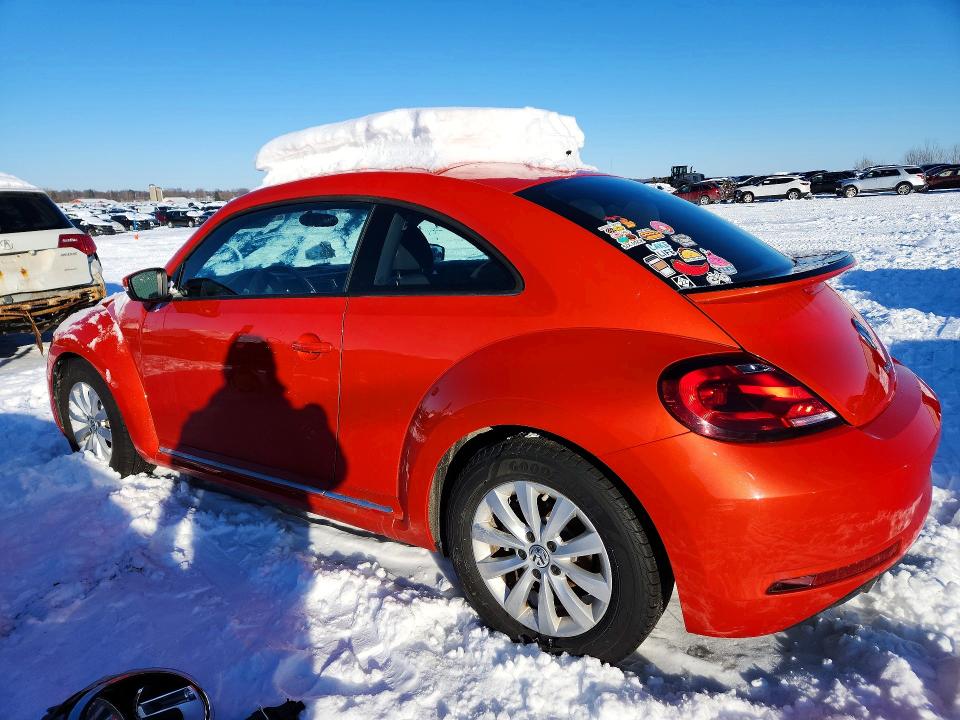 Photo 2 from auction – 2019 VOLKSWAGEN BEETLE S with VIN 3VWFD7AT3KM719501