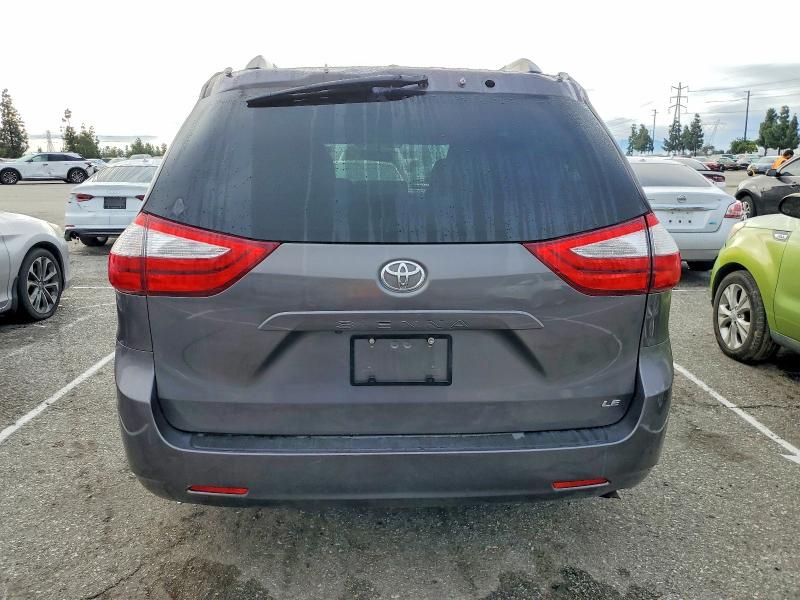 Photo 6 from auction – 2017 TOYOTA SIENNA LE with VIN 5TDKZ3DC7HS776073