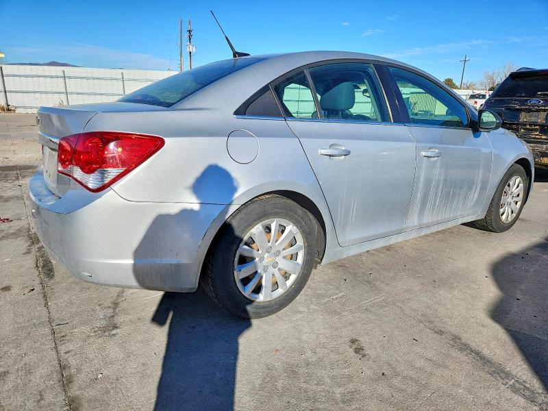 Photo 3 from auction – 2011 CHEVROLET CRUZE LS with VIN 1G1PC5SH8B7277116
