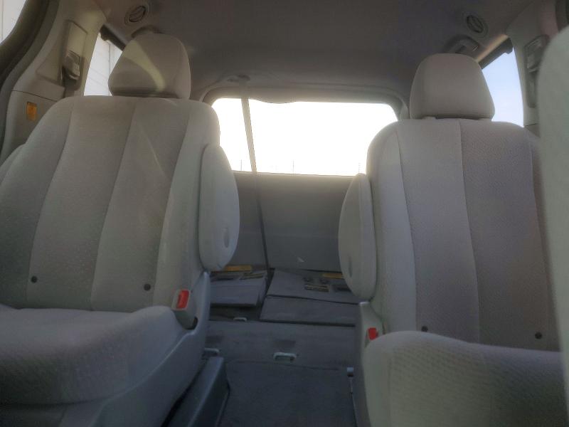 Foto 10 de la subasta – 2012 TOYOTA SIENNA LE con VIN 5TDKK3DC9CS235538