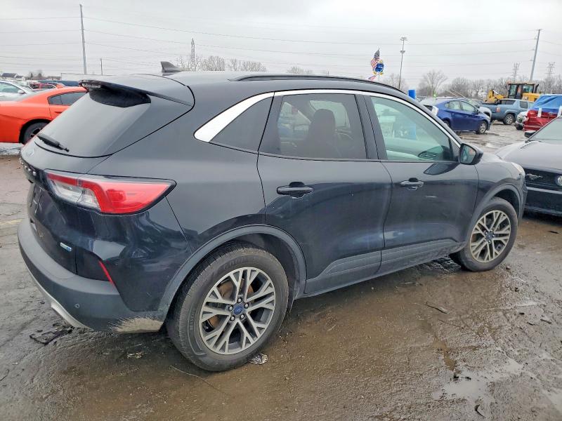 Photo 3 from auction – 2020 FORD ESCAPE SEL with VIN 1FMCU9H63LUB17076