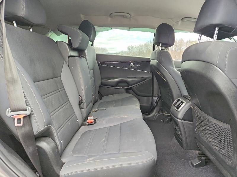 Photo 10 from auction – 2017 KIA SORENTO LX with VIN 5XYPGDA38HG212564