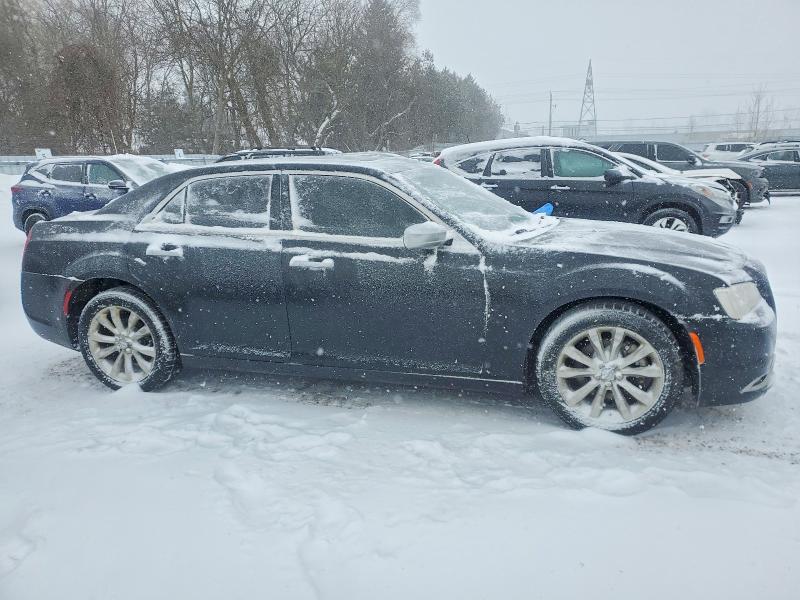 Photo 4 from auction – 2015 CHRYSLER 300C PLATI with VIN 2C3CCASGXFH864583