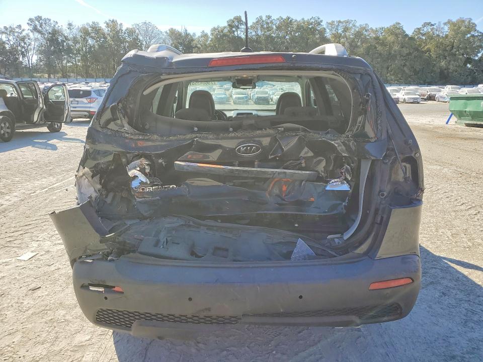 Photo 6 from auction – 2013 KIA SORENTO LX with VIN 5XYKT3A68DG386848