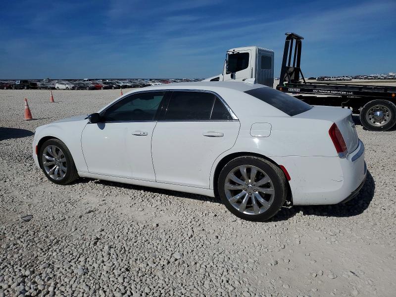 Photo 2 from auction – 2019 CHRYSLER 300 TOURIN with VIN 2C3CCAAG6KH602331