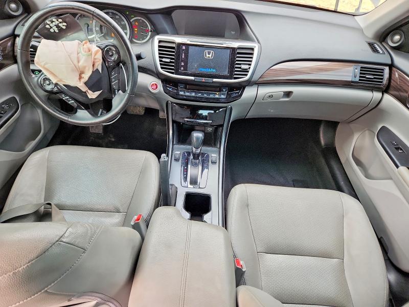 Photo 8 from auction – 2017 HONDA ACCORD TOU with VIN 1HGCR3F93HA041143
