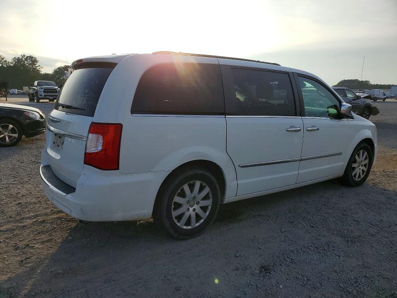 Photo 3 from auction – 2012 CHRYSLER TOWN & COU with VIN 2C4RC1CG7CR151084