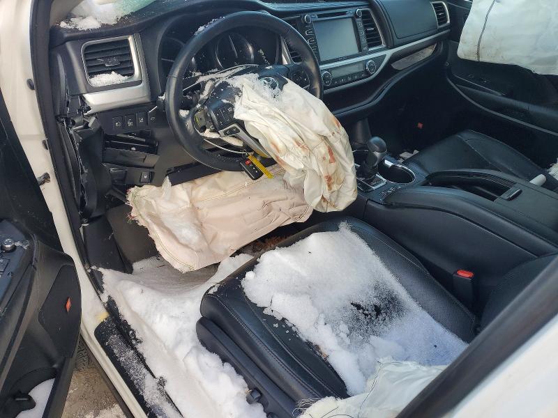 Photo 8 from auction – 2015 TOYOTA HIGHLANDER with VIN 5TDDKRFH3FS172817