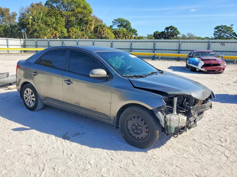 Photo 4 from auction – 2013 KIA FORTE EX with VIN KNAFU4A24D5646394